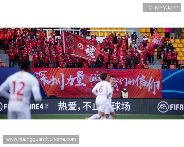 蓝白海风与小城倔强交织的恩波利球迷远征记忆与看台史诗长歌 蓝白海风与小城倔强交织的恩波利球迷远征记忆与看台史诗长歌